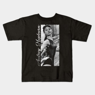 Icon Of Style Audrey Hepburn Fashion Icon T-Shirt Kids T-Shirt